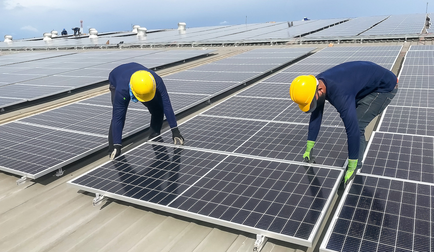 IREC and SEIA Announce a New Solar Career Development Guide